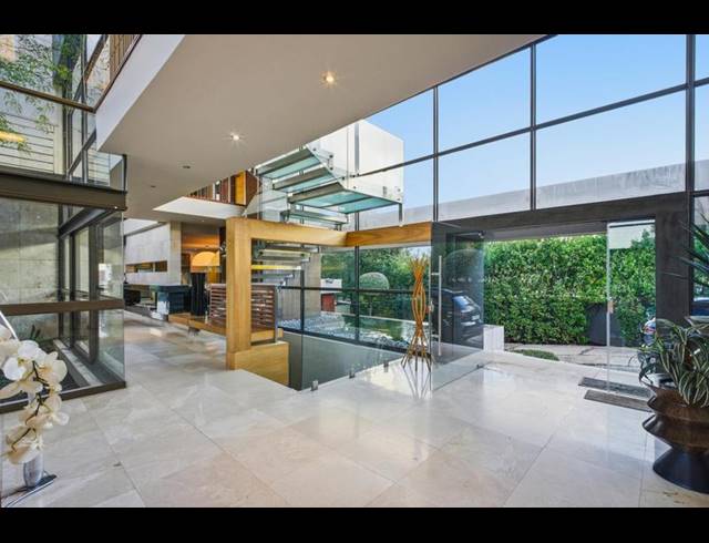 5 BEDROOM HOUSE FOR SALE IN BRYANSTON